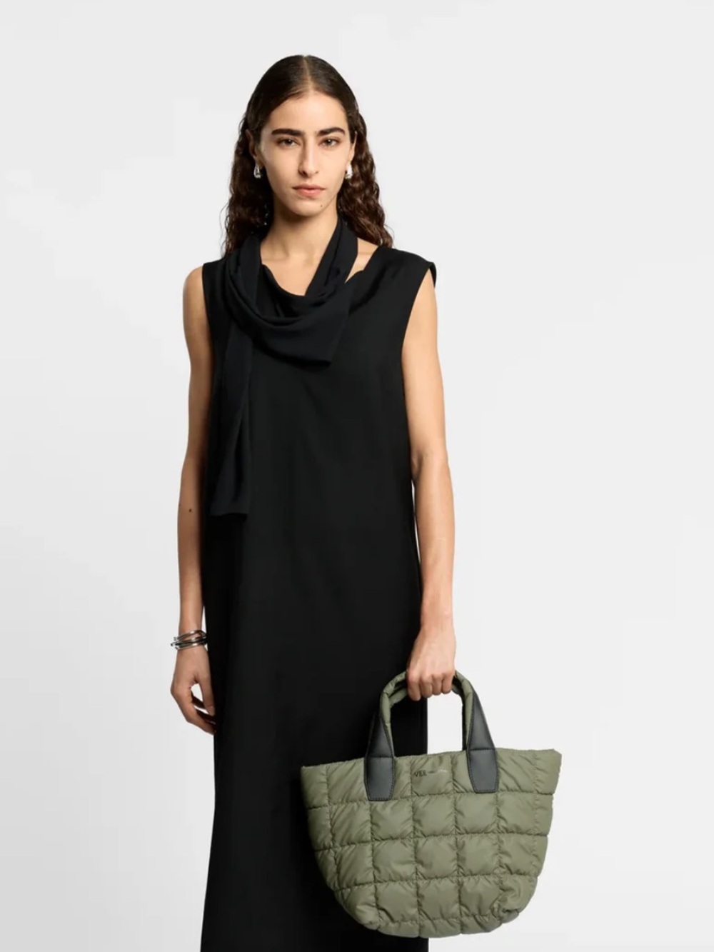 NEW VEE COLLECTIVE SMALL PORTER TOTE MOSS GREEN - Picture 11 of 12